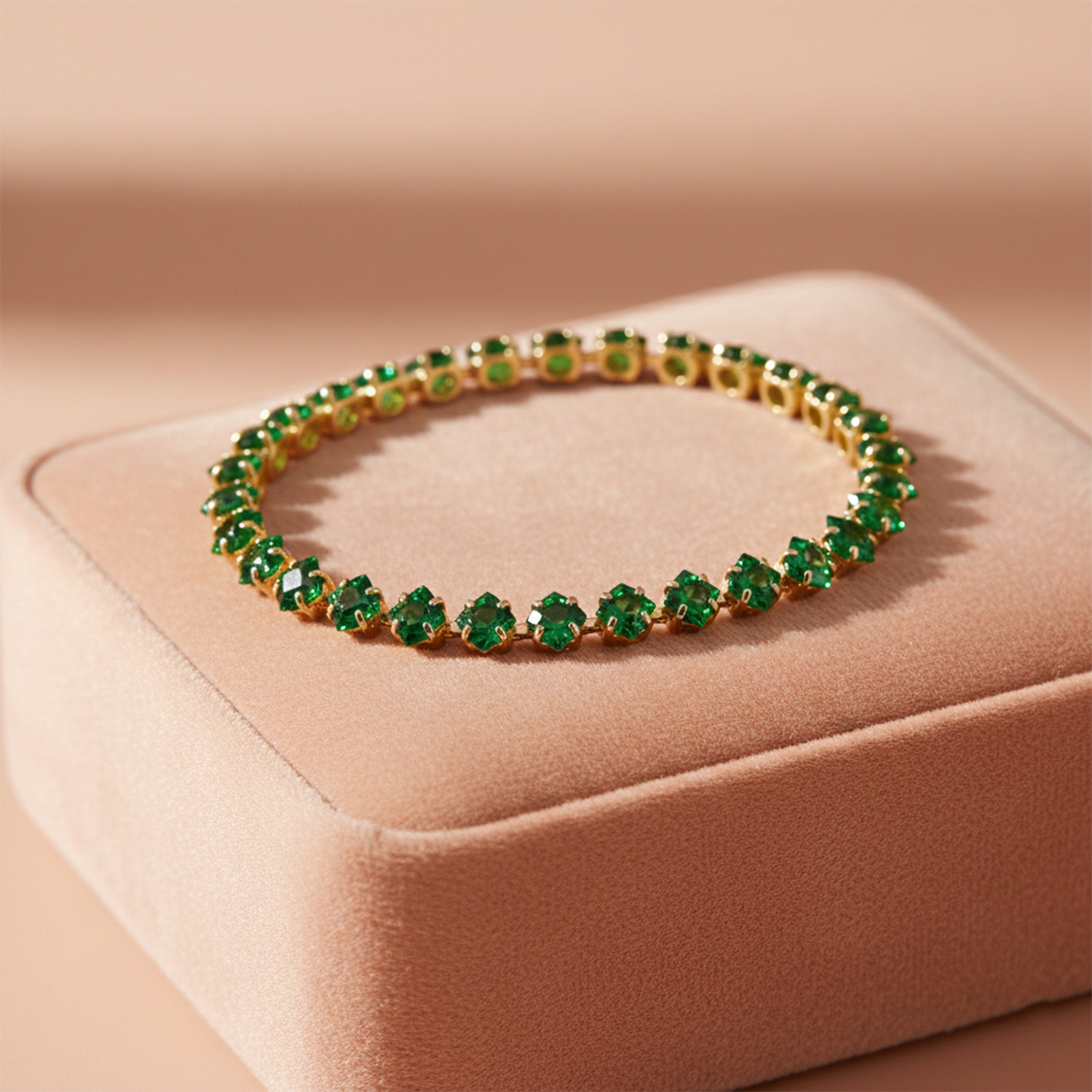 Emerald Clover Tennis Bracelet for women in Gold - Finora Jewels