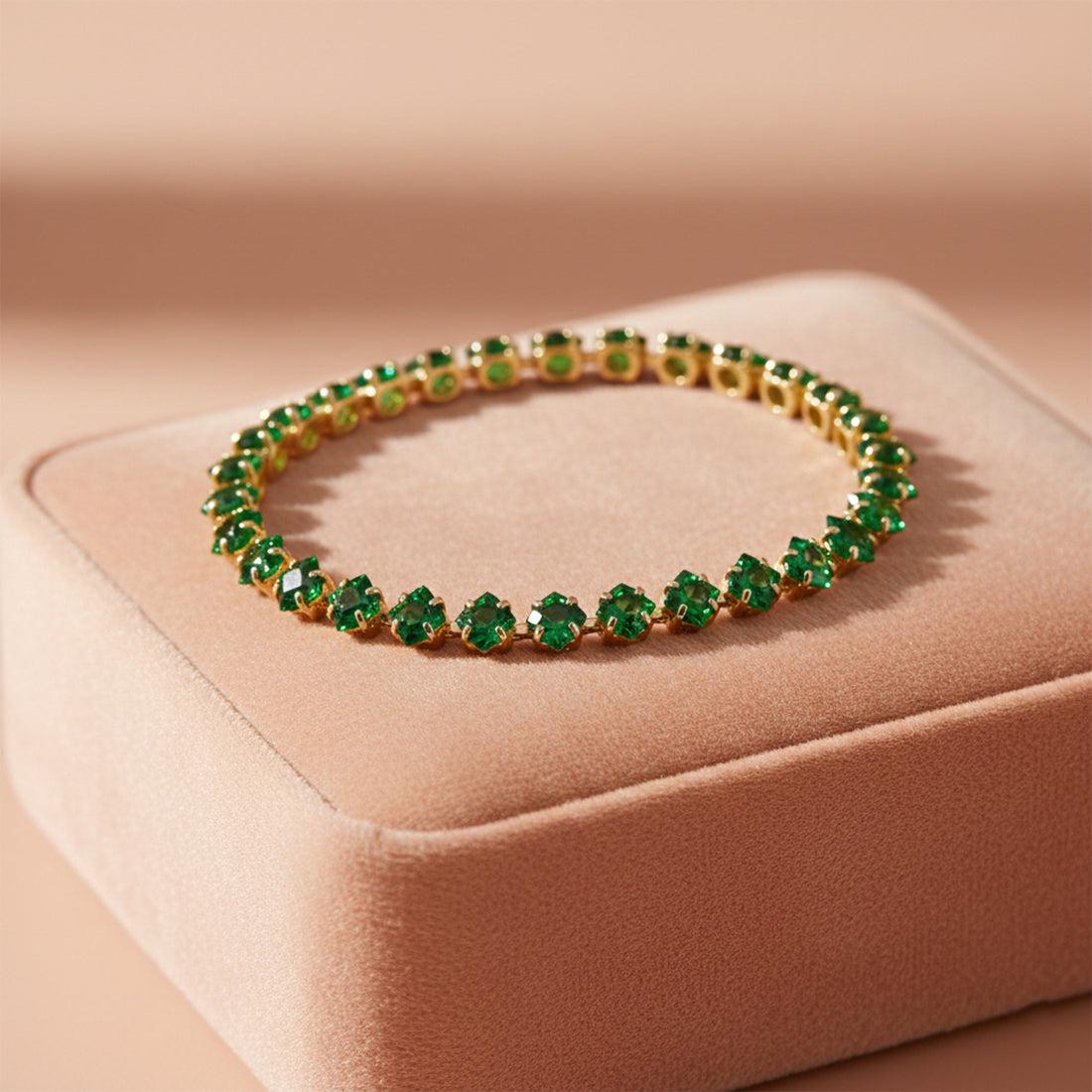 Emerald Clover Tennis Bracelet for women in Gold - Finora Jewels