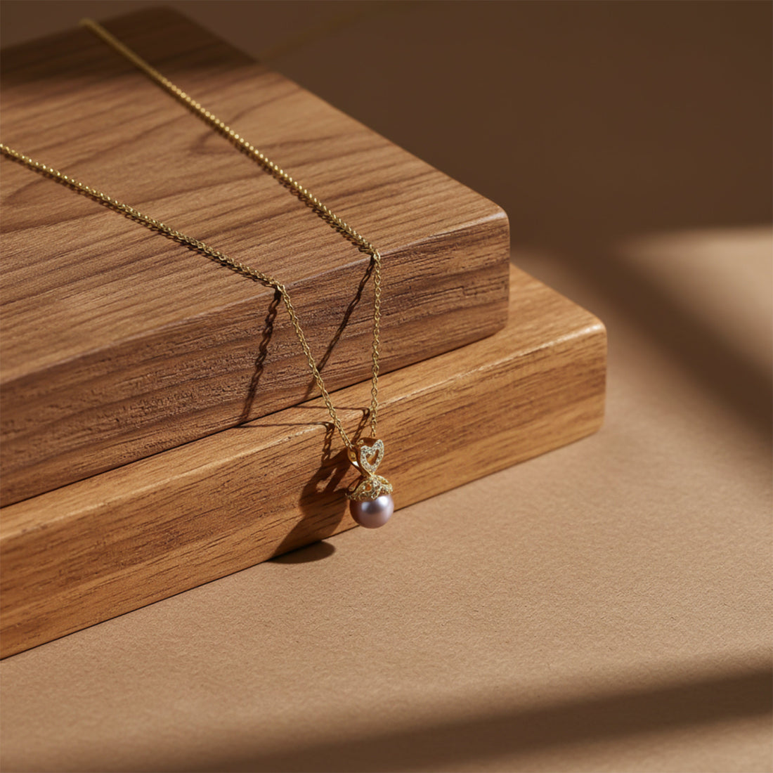 Gold-Toned Eternal Moti Locket Link Set GWN -38