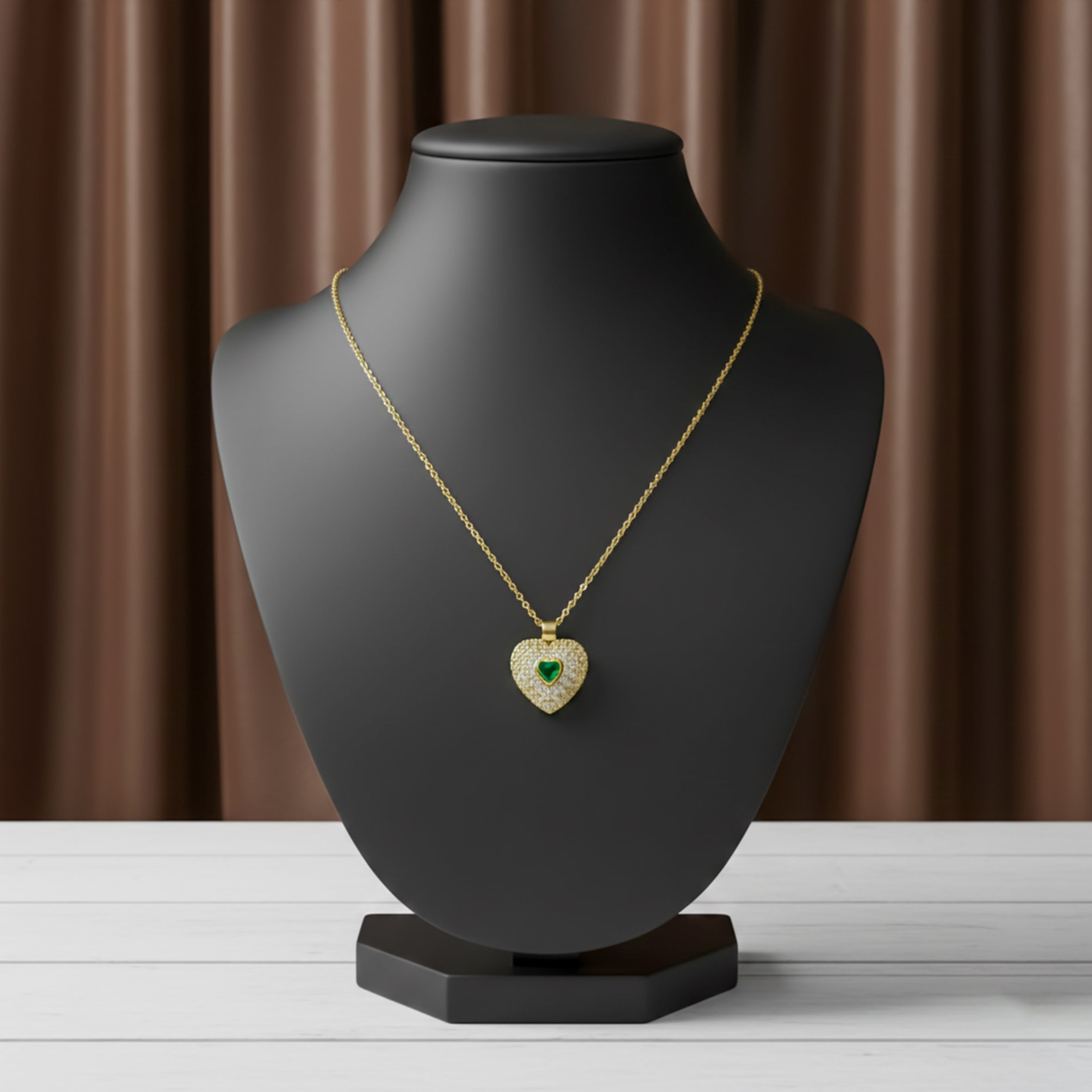Regal Verde Love Pavé Women Neckless GWN -121