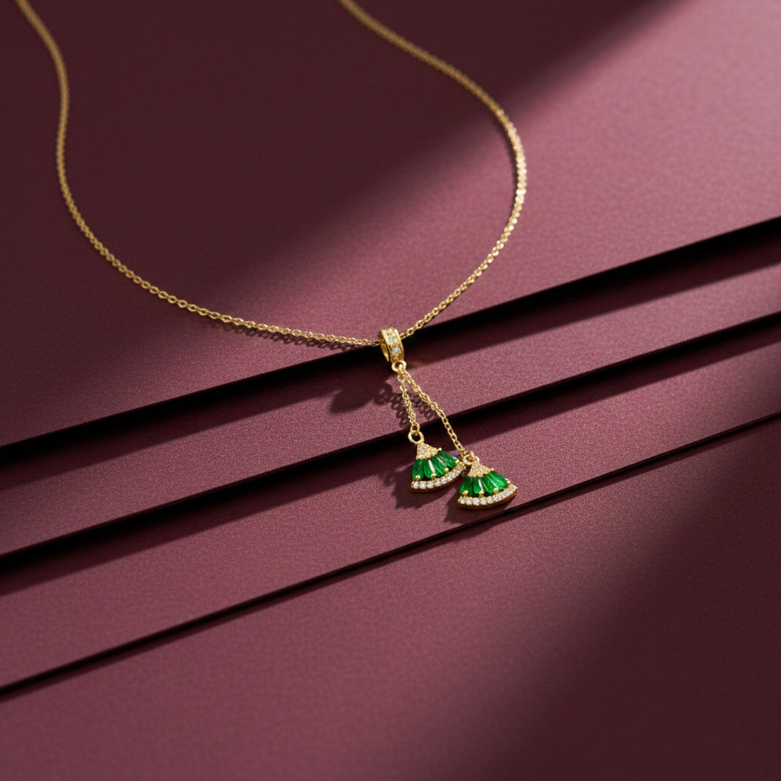 Dangling Fan Accent Women Neckless GWN -95